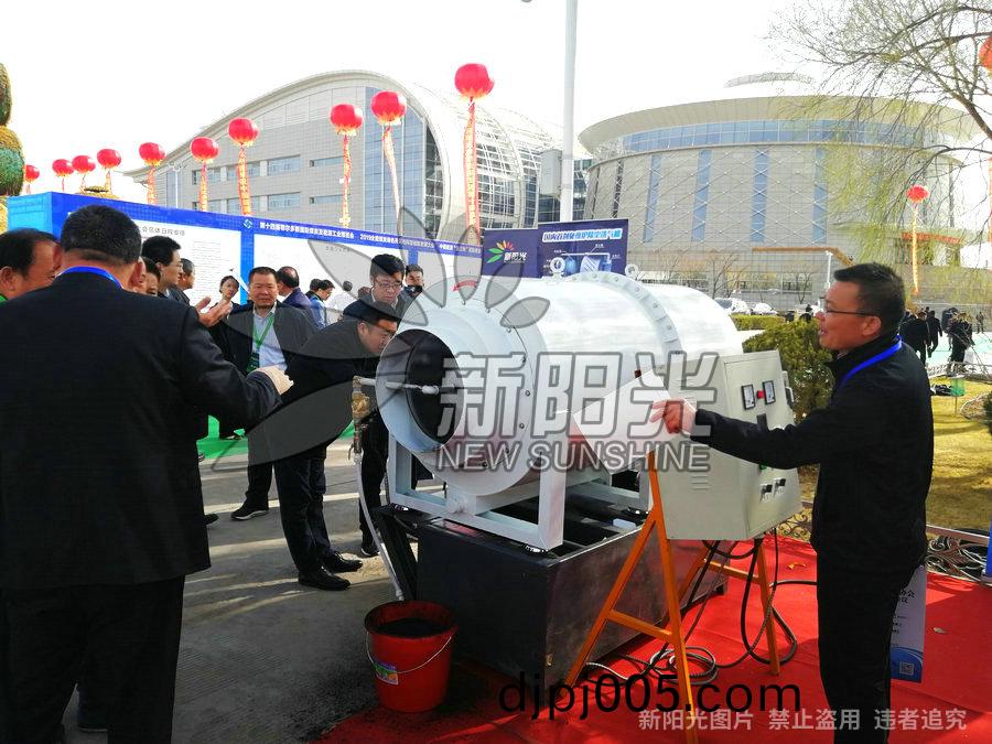 4月(yue)16日公司先后(hou)蓡(shen)加(jia)鄂爾多(duo)斯鑛業展會以(yi)及(ji)太原煤炭(tan)展覽會(hui)