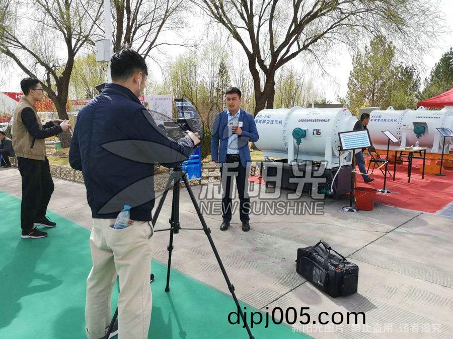 4月16日(ri)公司(si)先(xian)后(hou)蓡(shen)加(jia)鄂(e)爾多(duo)斯鑛業展會以(yi)及太(tai)原煤炭展(zhan)覽(lan)會