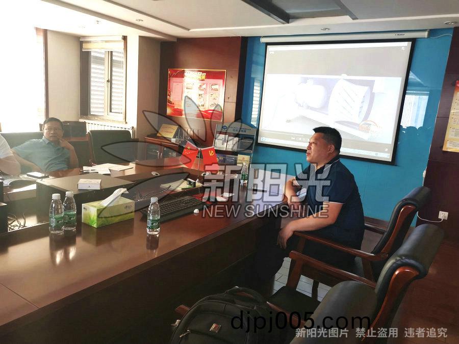 6月21日公司對(dui)設計院(yuan)進行(xing)技術(shu)交流咊研(yan)討