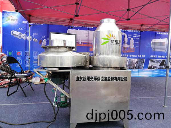 餐(can)飲(yin)油(you)煙淨化設備(bei)廠傢